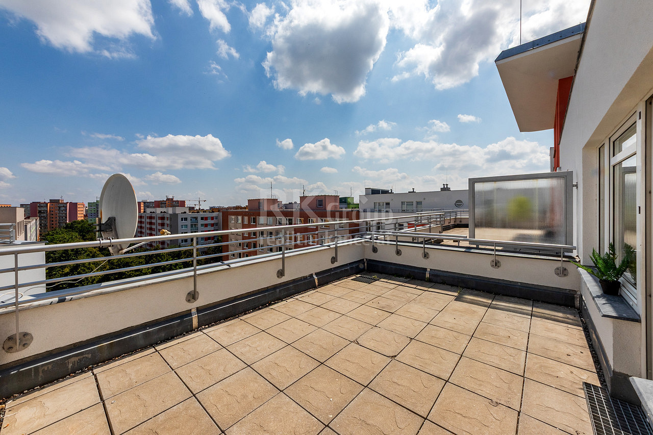 Pronájem bytu 2+kk 65 m² – fotografie 5