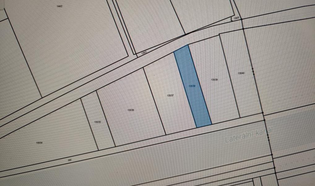 Prodej pole 2 585 m², Vraňany – náhled fotky 4