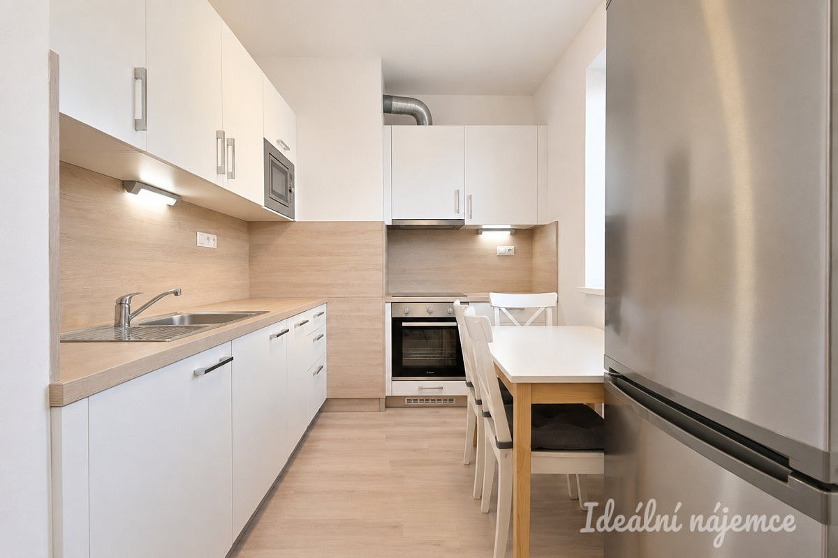 Pronájem bytu 1+kk 40 m² – fotografie 2