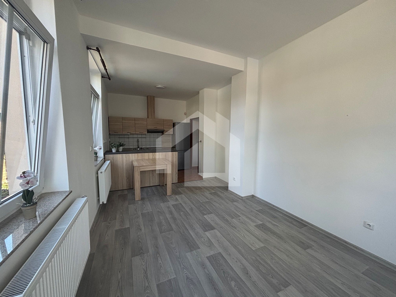 Pronájem bytu 2+kk 39 m² — photo 2