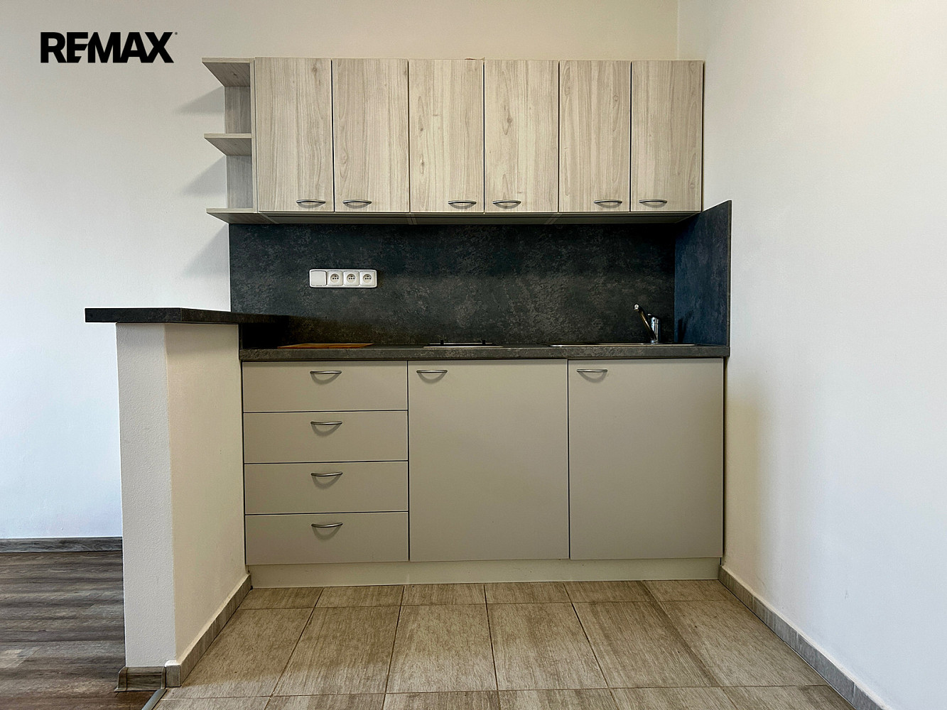 Pronájem bytu 1+kk 35 m² — photo 2