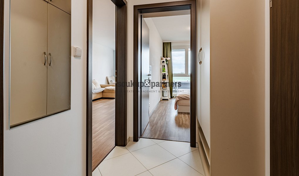 Prodej bytu 2+kk 56 m², Praha – náhled fotky 14