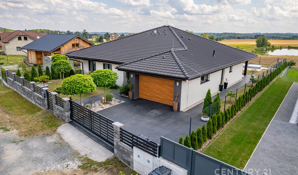 Prodej domu 260 m² s pozemkem 906 m², Hajany – náhled fotky 29