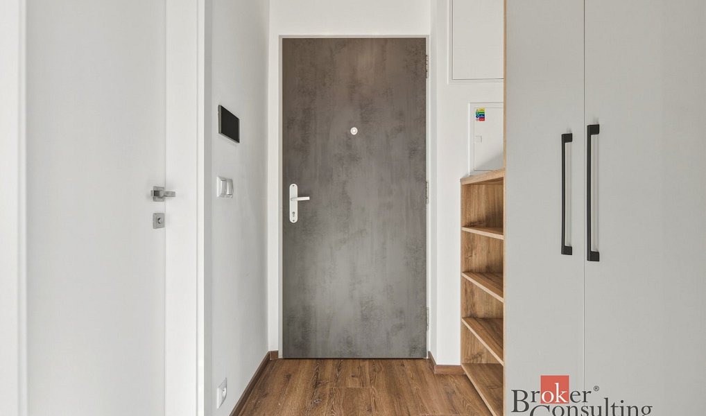 Pronájem bytu 1+kk 32 m², Hradec Králové – náhled fotky 5