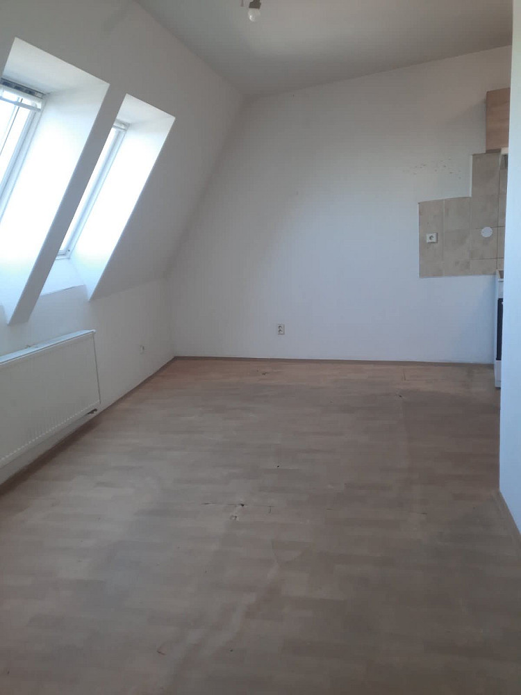 Pronájem bytu 2+kk 43 m² – fotografie 3