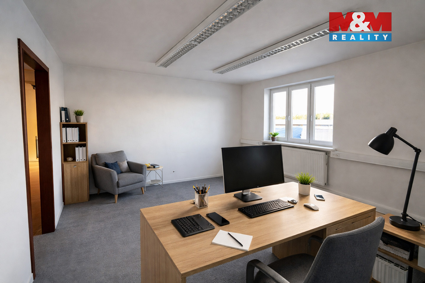 Pronájem kanceláře 200 m² — photo 4