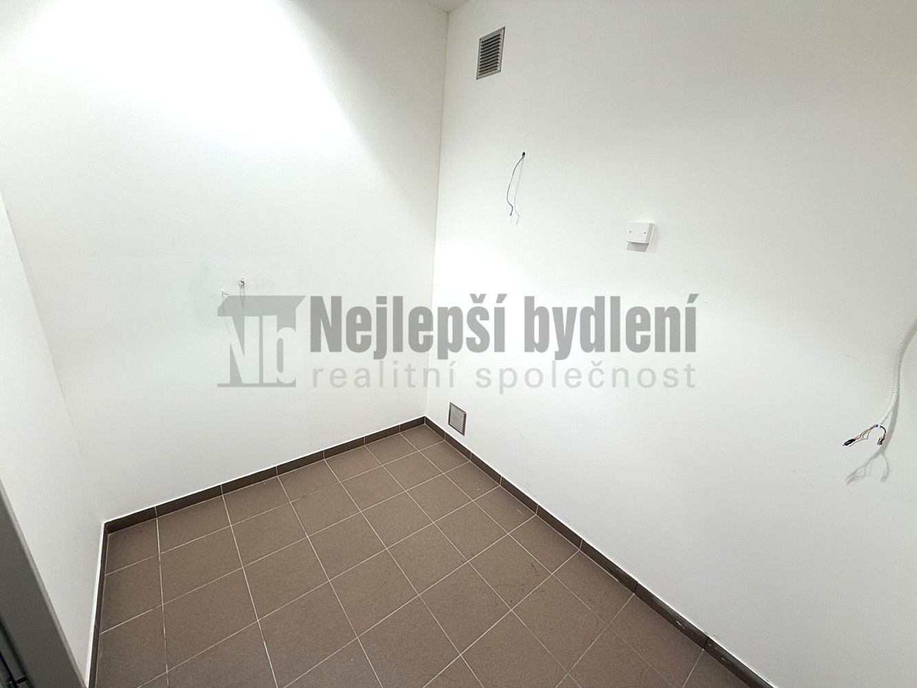 Prodej obchodních prostor 124 m² – fotografie 5