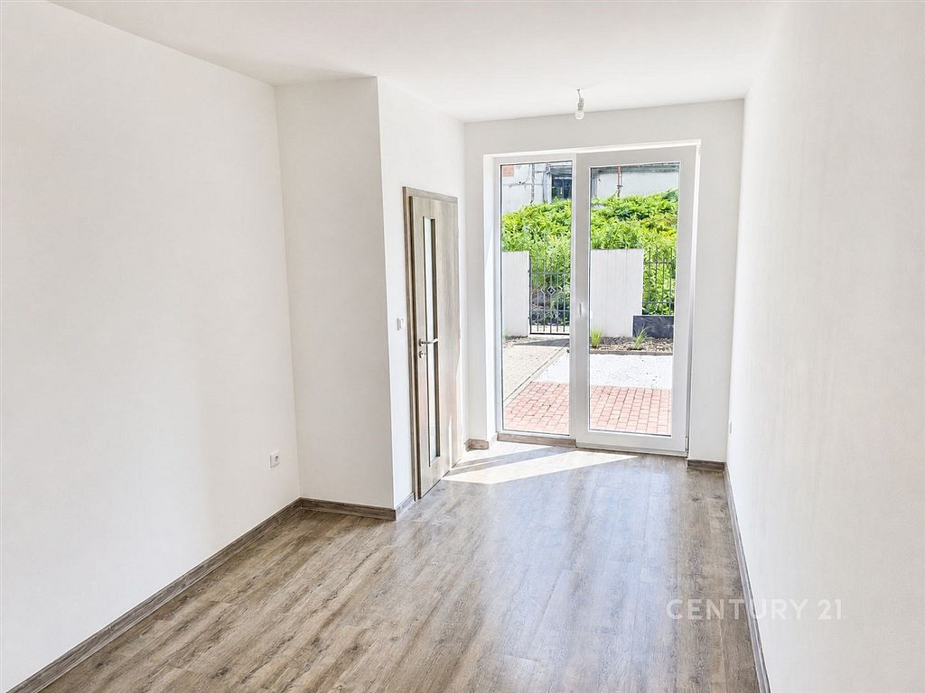 Pronájem bytu 2+kk 62 m² — photo 4