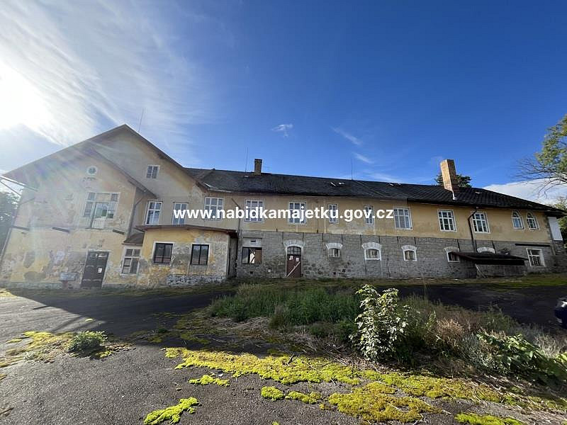 Prodej domu 2 182 m² s pozemkem 27 202 m²
