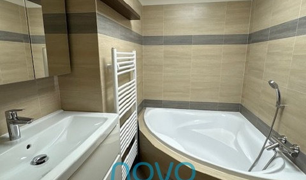 Pronájem bytu 3+1 115 m², Praha – náhled fotky 28