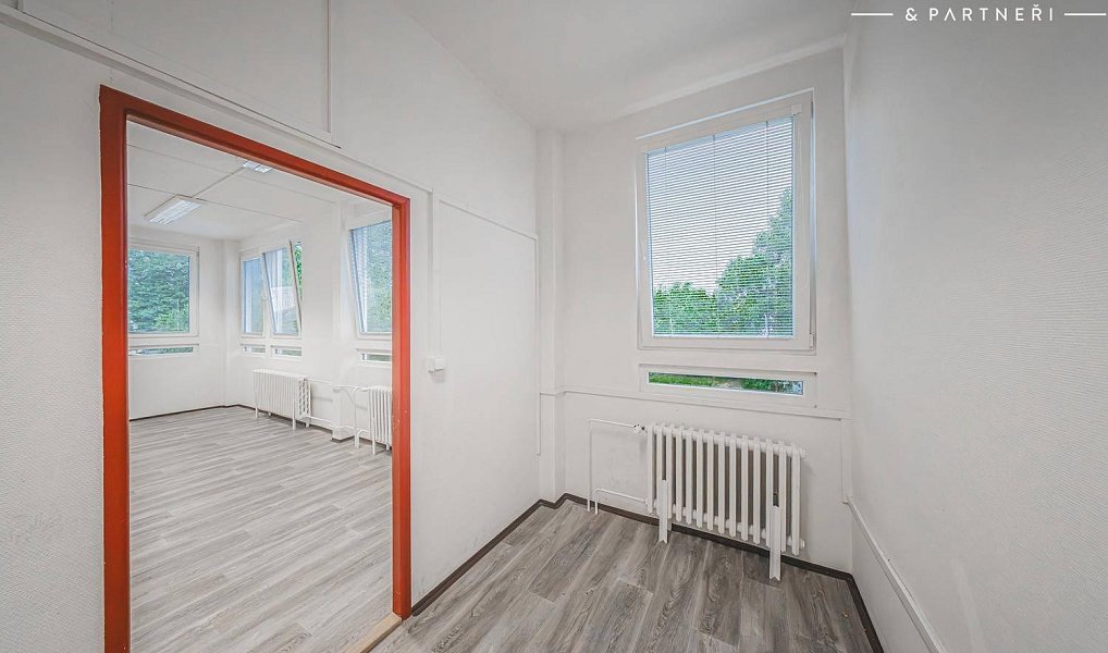 Pronájem bytu 2+1 90 m², Hradec Králové – náhled fotky 5