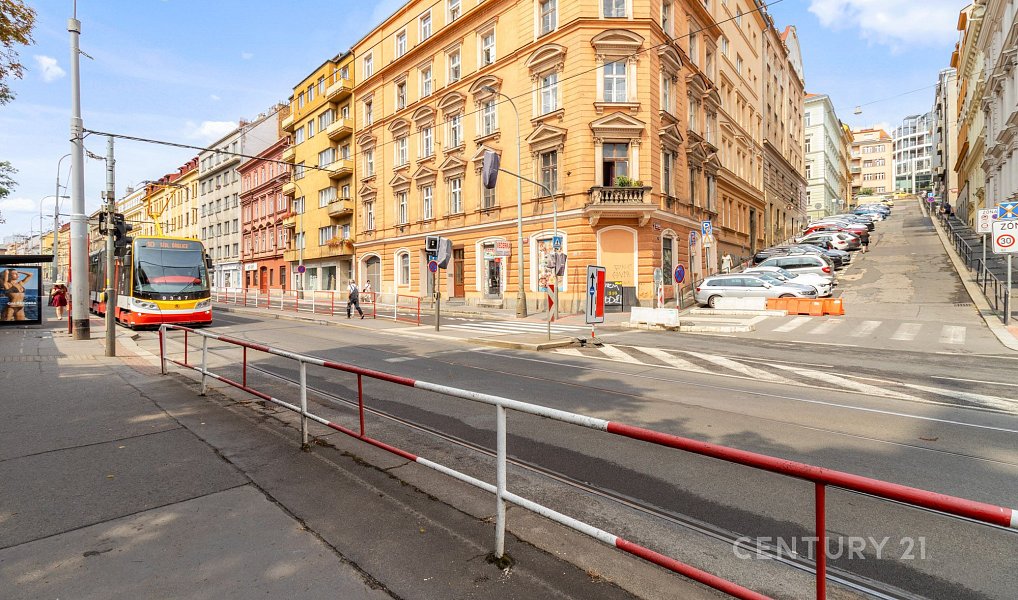 Prodej bytu 2+1 87 m², Praha – náhled fotky 22