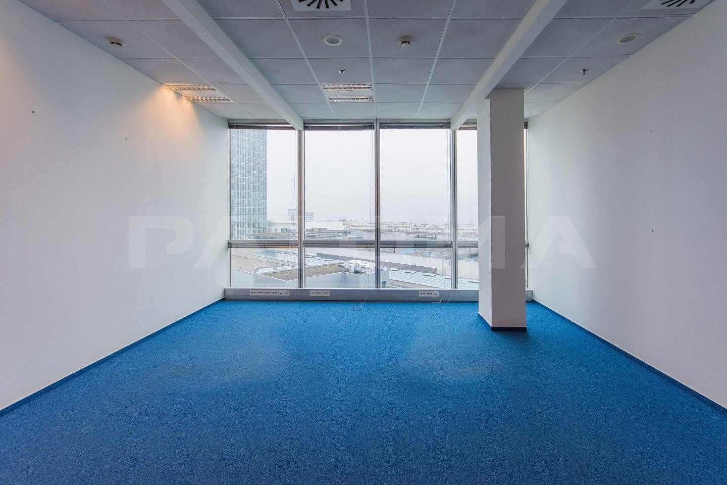 Pronájem kanceláře 950 m² – fotografie 5