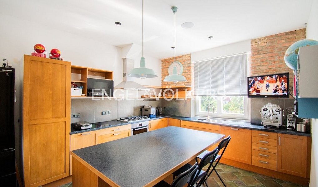 Pronájem domu 360 m² s pozemkem 583 m², Praha – náhled fotky 5