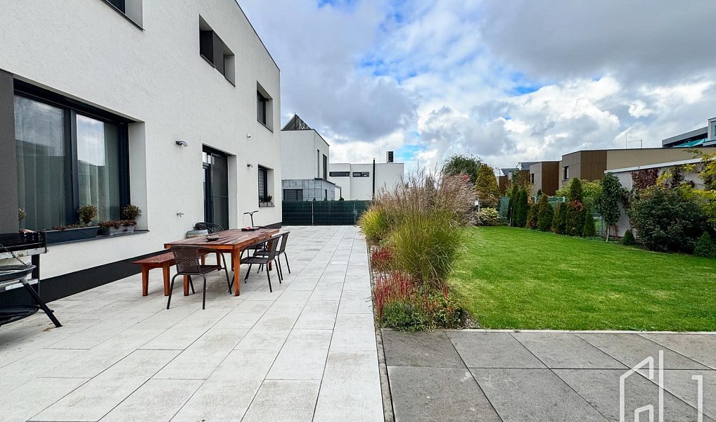 Prodej domu 260 m² s pozemkem 620 m², Praha – náhled fotky 11