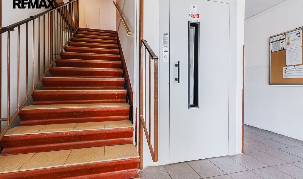 Pronájem bytu 1+kk 35 m², Praha – náhled fotky 12