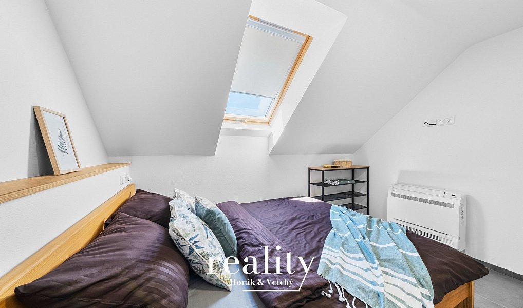 Prodej ubytovacího objektu 205 m², Perná – náhled fotky 18