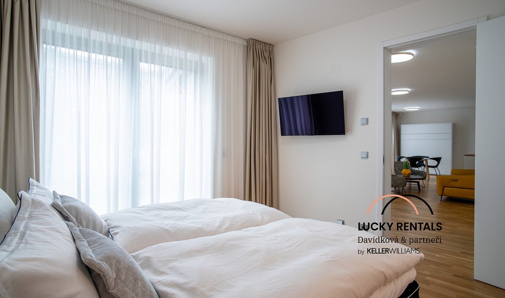 Pronájem bytu 2+kk 82 m², Popovičky – náhled fotky 5