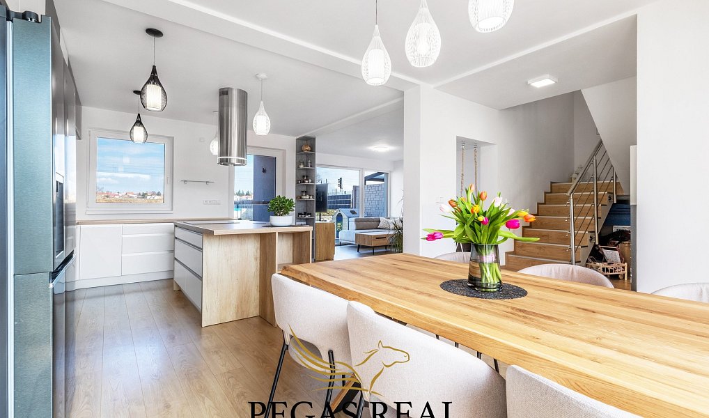 Prodej domu 144 m² s pozemkem 502 m², Rosice – náhled fotky 4