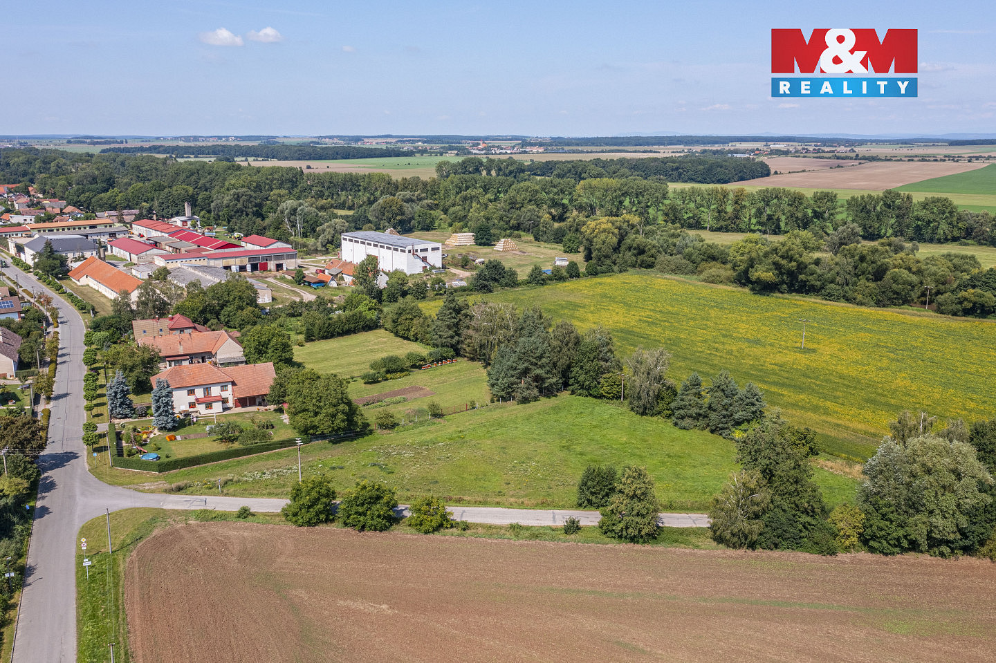 Prodej stavebního pozemku 1 600 m² — photo 2