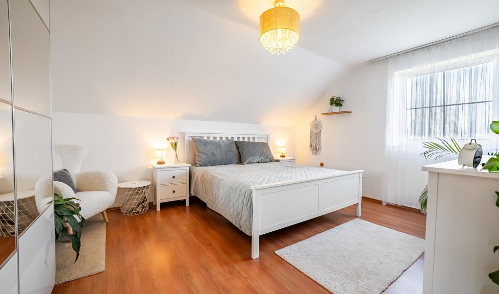 Prodej domu 165 m² s pozemkem 735 m², Tehov – náhled fotky 16