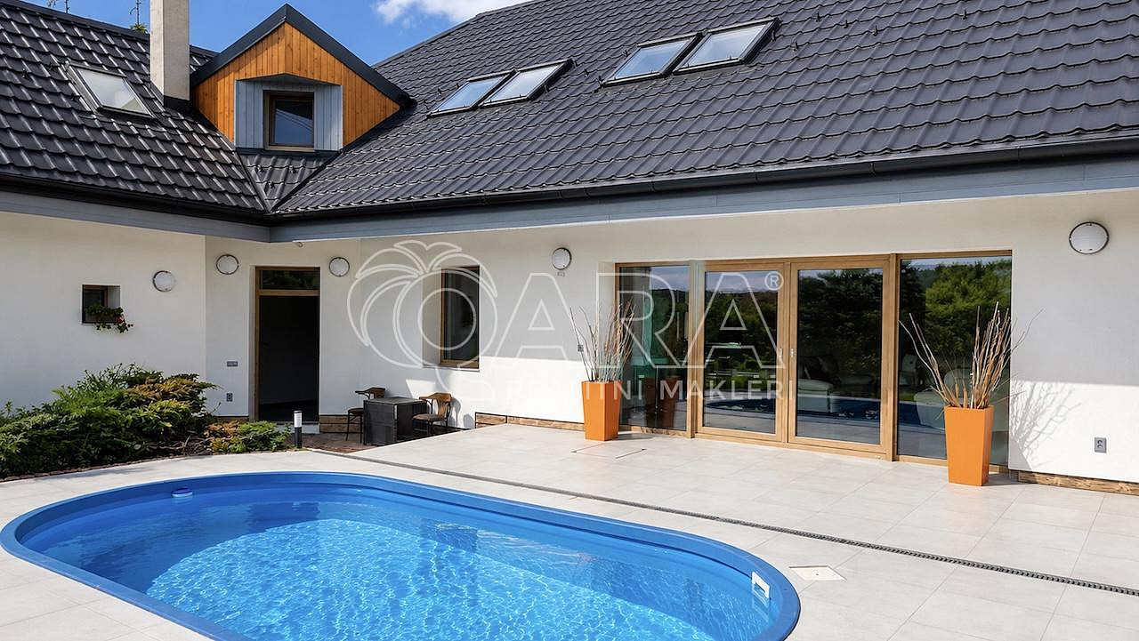 Prodej domu 285 m² s pozemkem 730 m²