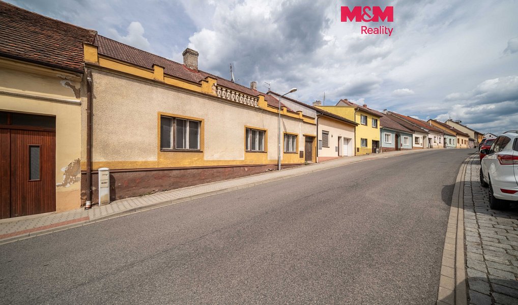 Prodej domu 140 m² s pozemkem 762 m², Radnice – fotka 1 z 19