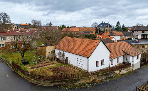 Prodej domu 372 m² s pozemkem 704 m², Buš, okres Praha-západ