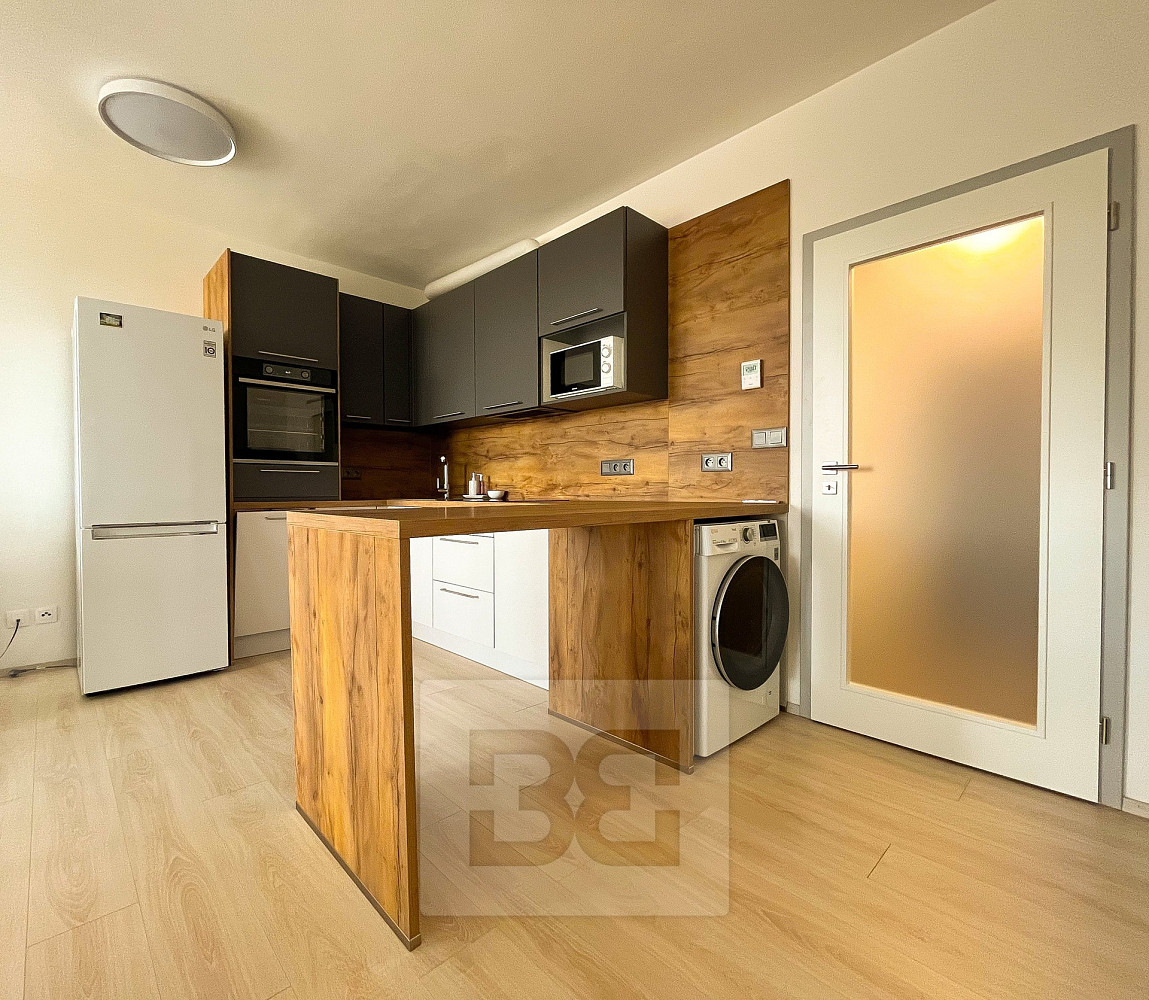Pronájem bytu 1+kk 33 m²