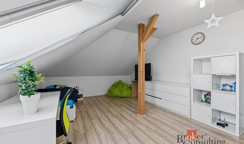 Prodej domu 240 m² s pozemkem 812 m², Žiželice – náhled fotky 24