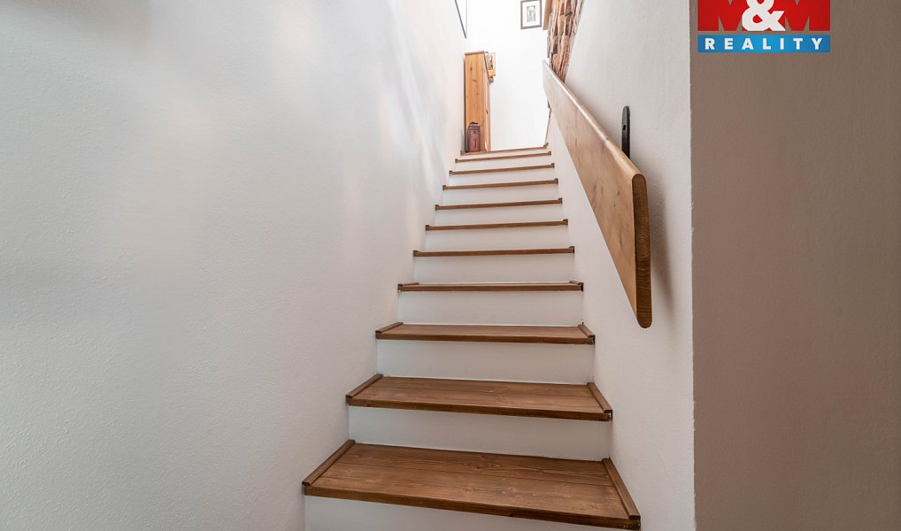 Prodej domu 169 m² s pozemkem 1 039 m², Beroun – náhled fotky 23