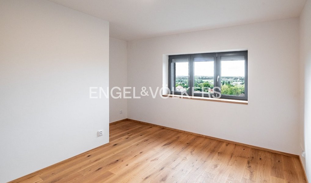 Pronájem domu 141 m² s pozemkem 301 m², Praha – náhled fotky 5