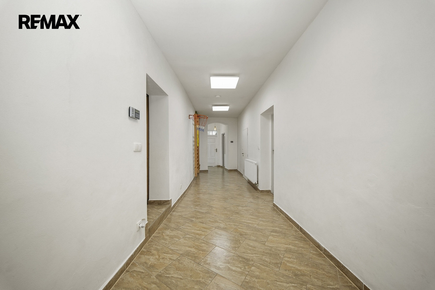 Prodej domu 210 m² s pozemkem 743 m² — photo 2