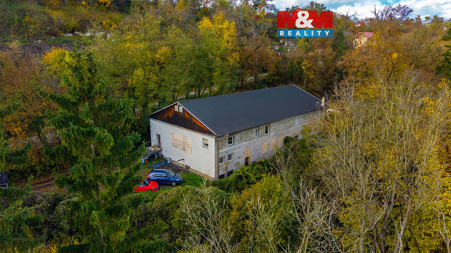 Prodej komerčního objektu (jiného typu) 700 m²