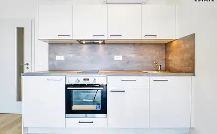 Pronájem bytu 1+kk 35 m²