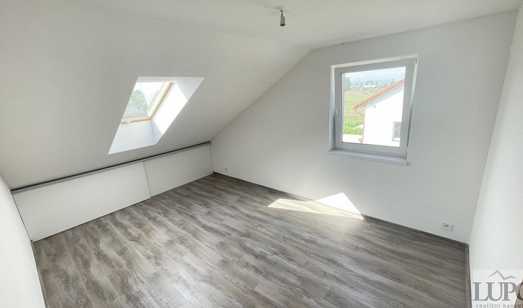 Prodej domu 128 m² s pozemkem 400 m², Postřižín – náhled fotky 10
