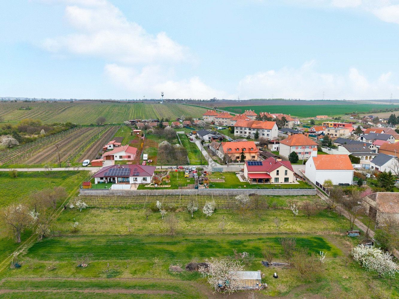 Prodej zahrady 932 m² – pohled 2