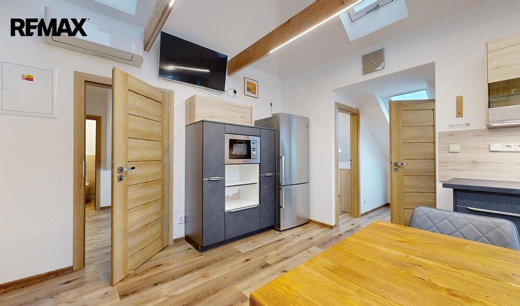 Prodej ubytovacího objektu 655 m², Dolní Dunajovice – náhled fotky 16