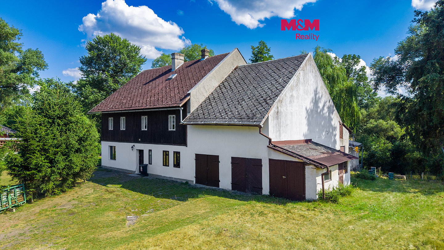 Prodej domu 270 m² s pozemkem 1 365 m²