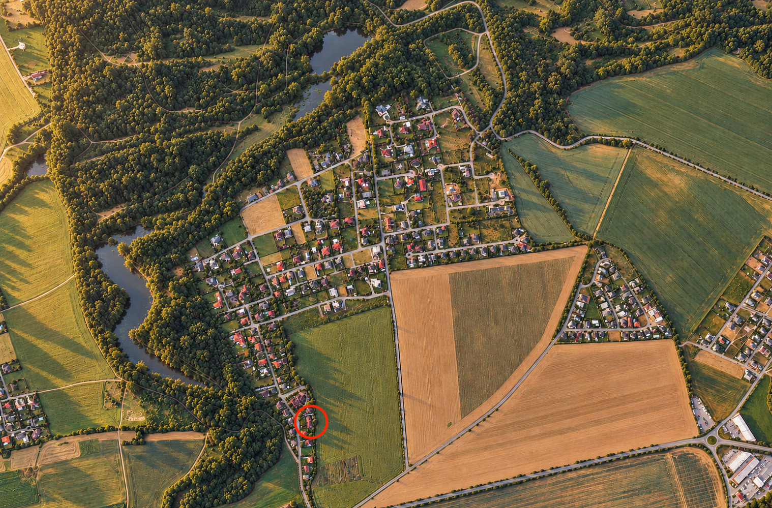 Prodej stavebního pozemku 2 001 m² – fotografie 3
