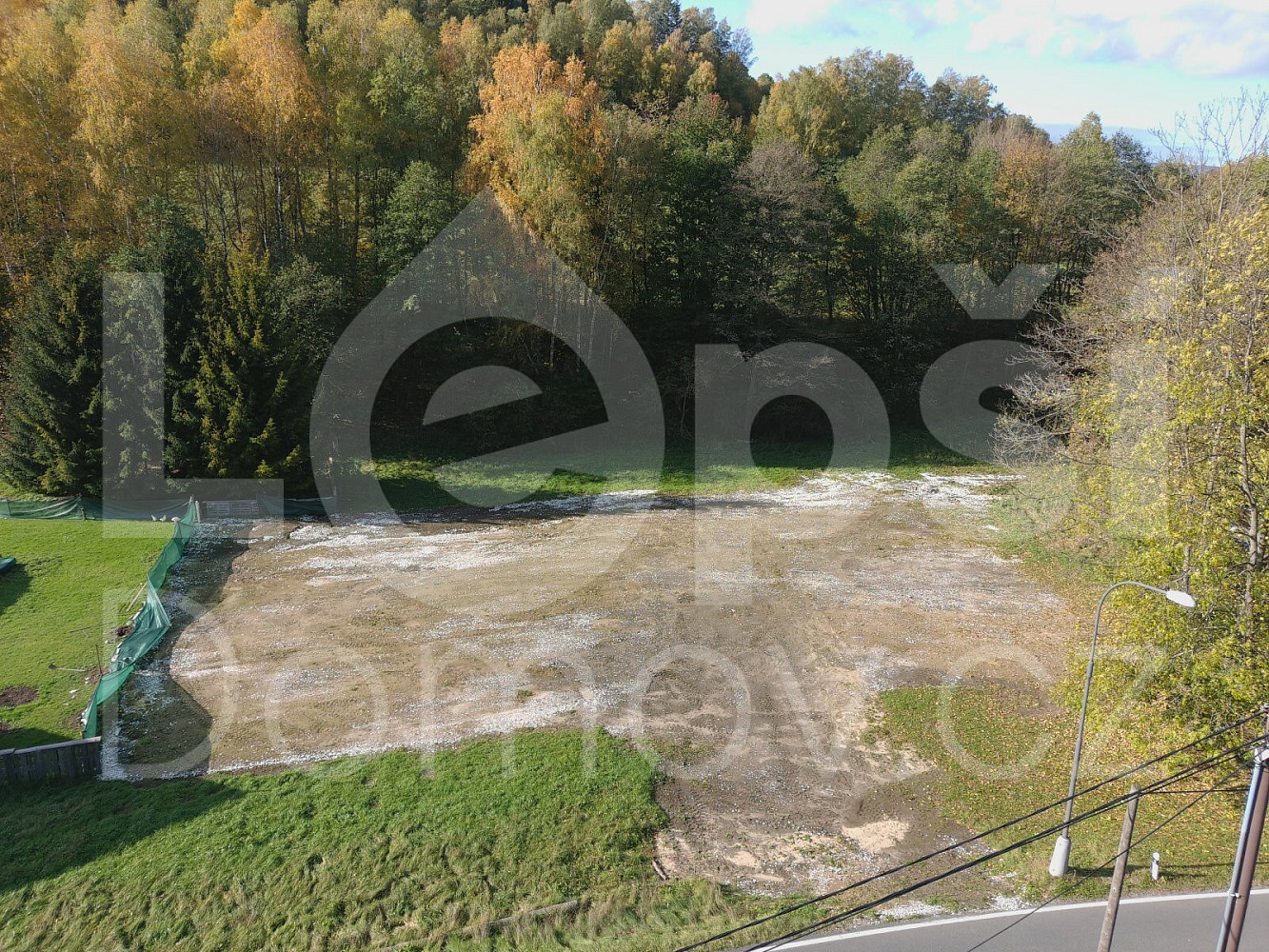 Prodej stavebního pozemku 1500 m² – pohled 2