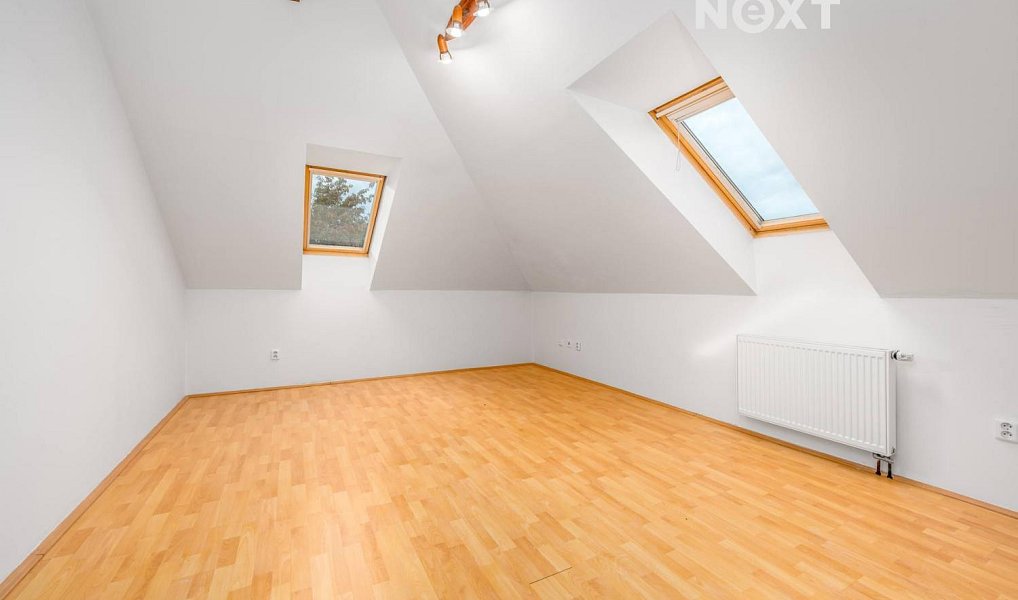 Prodej domu 337 m² s pozemkem 915 m², Praha – náhled fotky 21