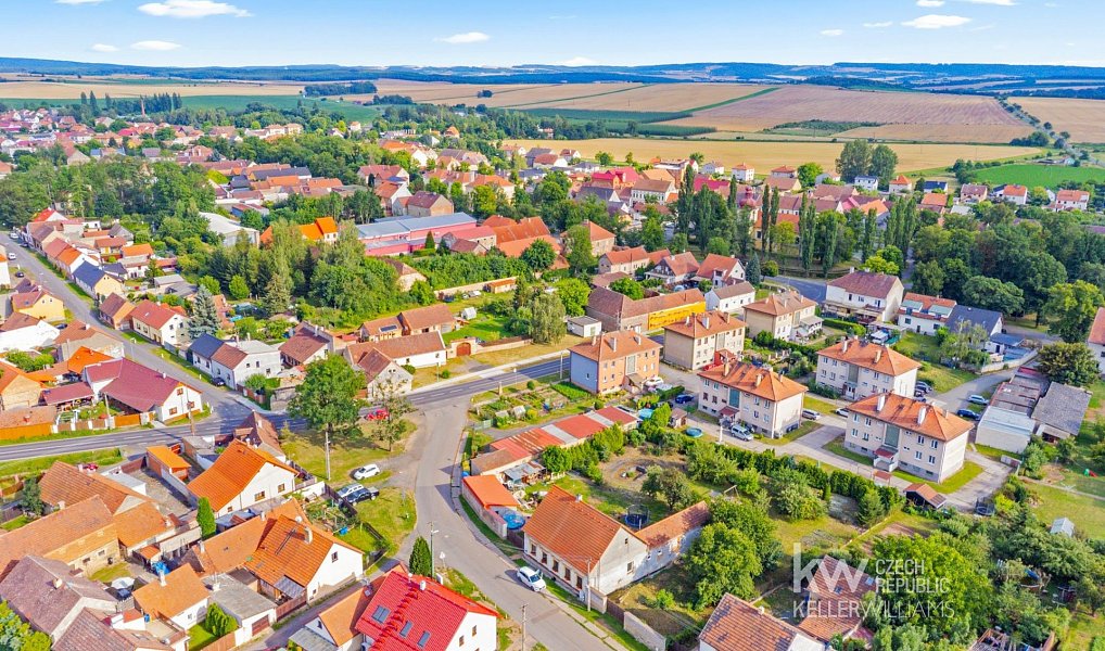 Prodej domu 181 m² s pozemkem 1 485 m², Kněževes – náhled fotky 19