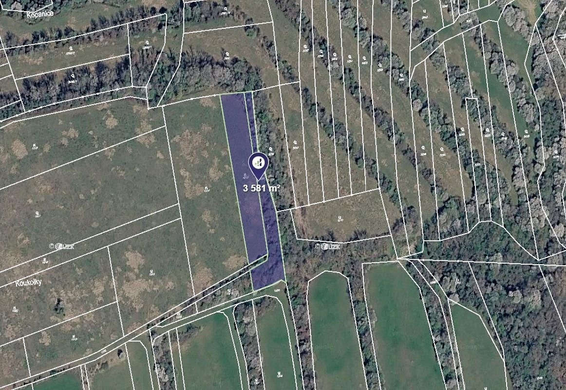 Prodej pole 3 992 m²