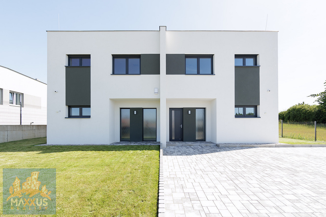 Prodej domu 280 m² s pozemkem 857 m² – fotografie 3