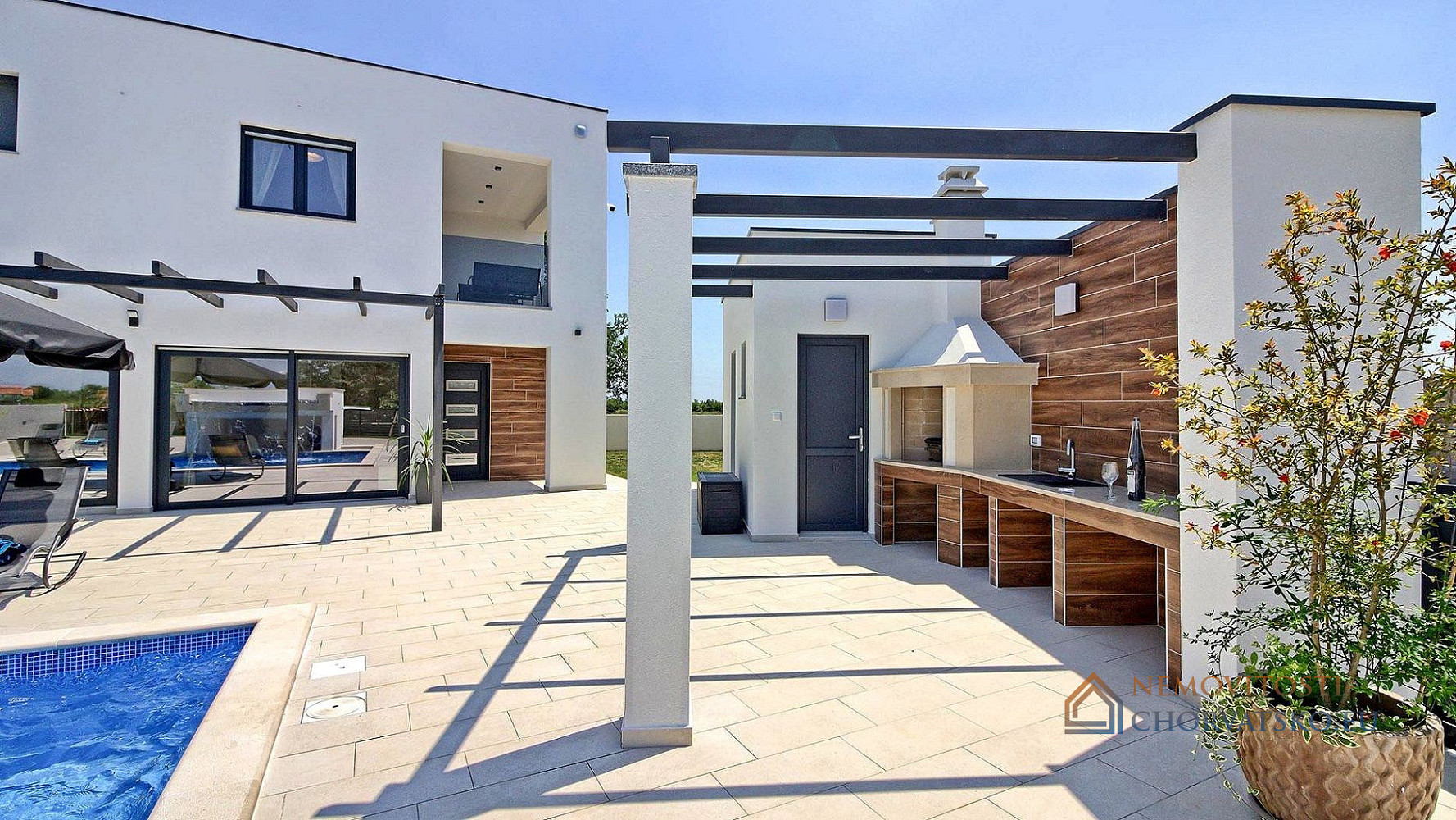 Prodej domu 280 m² s pozemkem 692 m² - Widok 4
