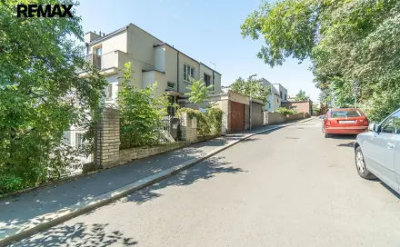 Prodej bytu 1+kk 19 m², Mošnova, Praha 5 - Smíchov