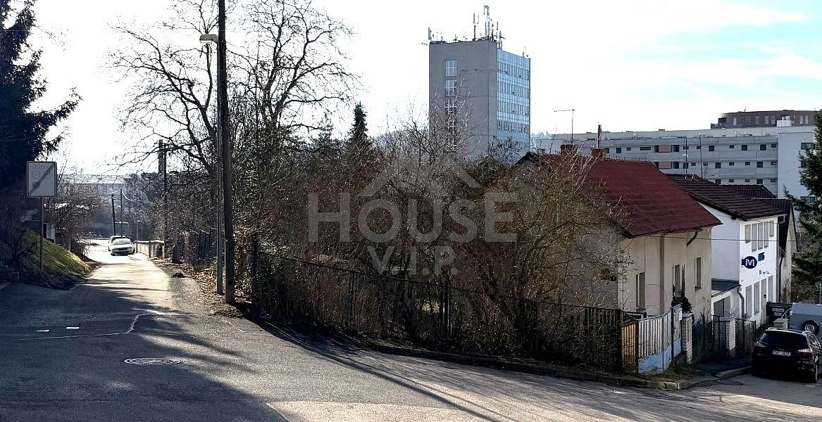 Prodej stavebního pozemku 653 m² — photo 2