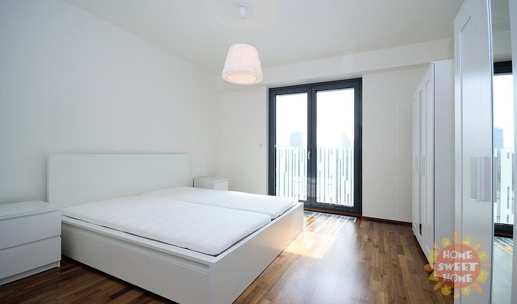 Pronájem bytu 2+kk 76 m², Praha – náhled fotky 11
