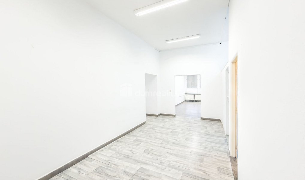 Pronájem obchodních prostor 216 m², České Budějovice – náhled fotky 2